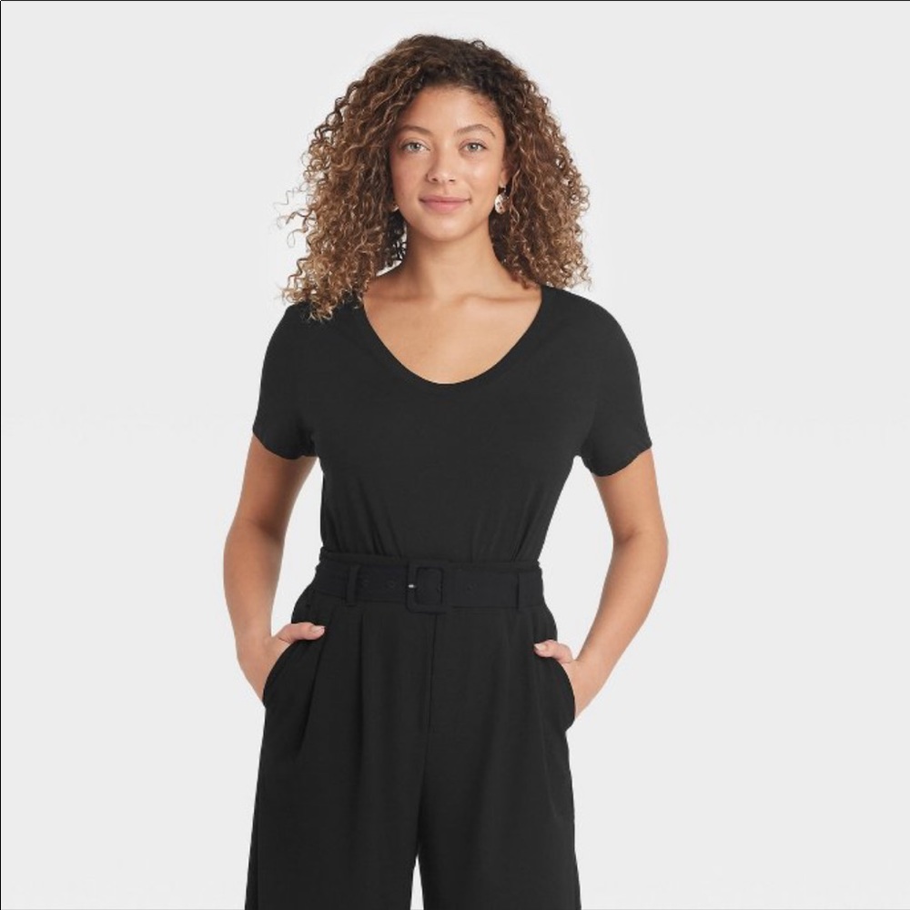 5 items of $4 for $15 Plain Black Tee.